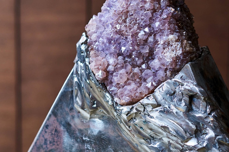 Strew of amethyst